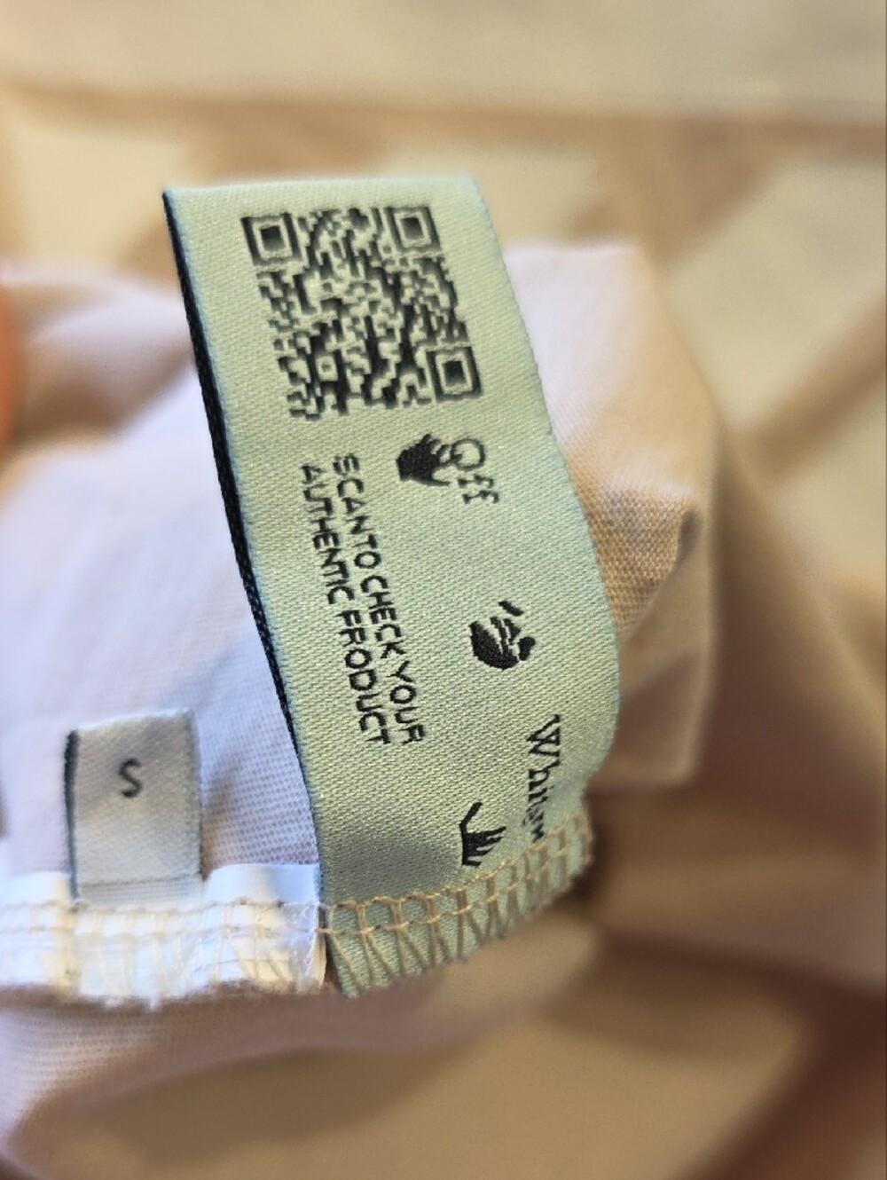 Off-White Men’s Short Sleeve T-Shirt in Pale Pink - Picture 5 of 5